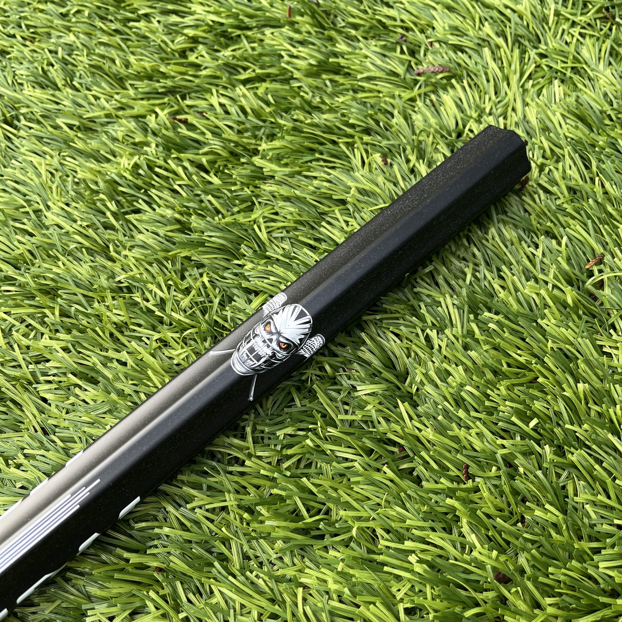 THE HANDLE Dark Sc-Ti